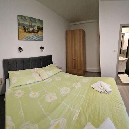 Apartments Vuceric Peroj Εξωτερικό φωτογραφία