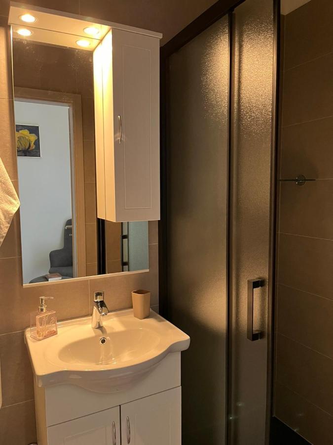 Apartments Vuceric Peroj Εξωτερικό φωτογραφία