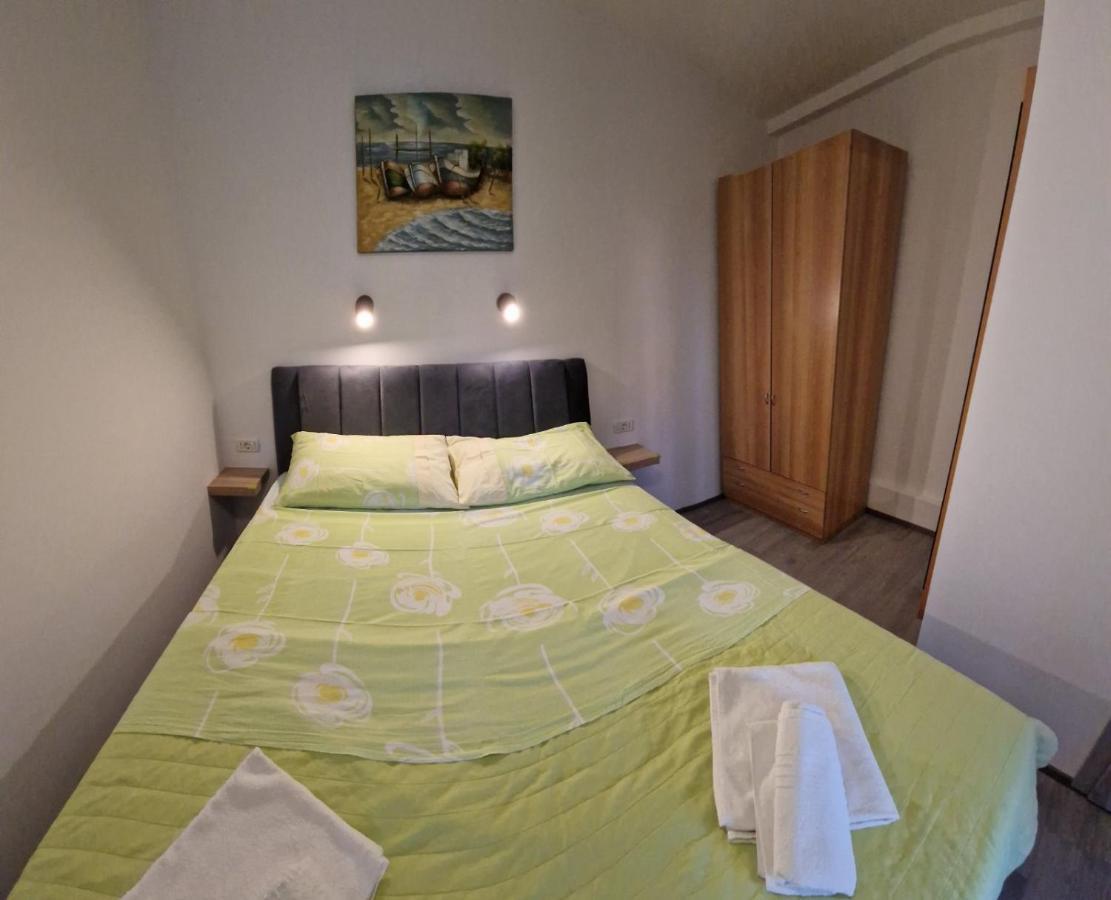 Apartments Vuceric Peroj Εξωτερικό φωτογραφία
