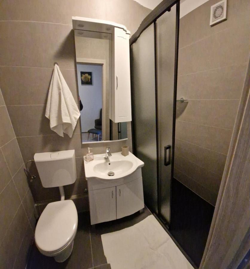 Apartments Vuceric Peroj Εξωτερικό φωτογραφία