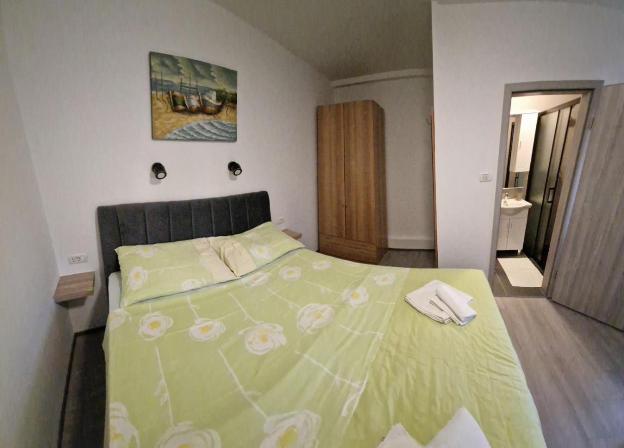 Apartments Vuceric Peroj Εξωτερικό φωτογραφία