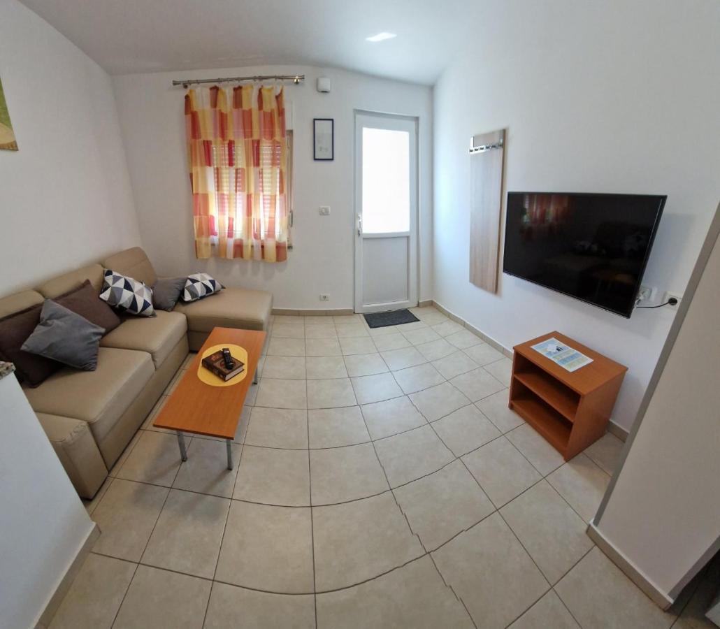 Apartments Vuceric Peroj Εξωτερικό φωτογραφία