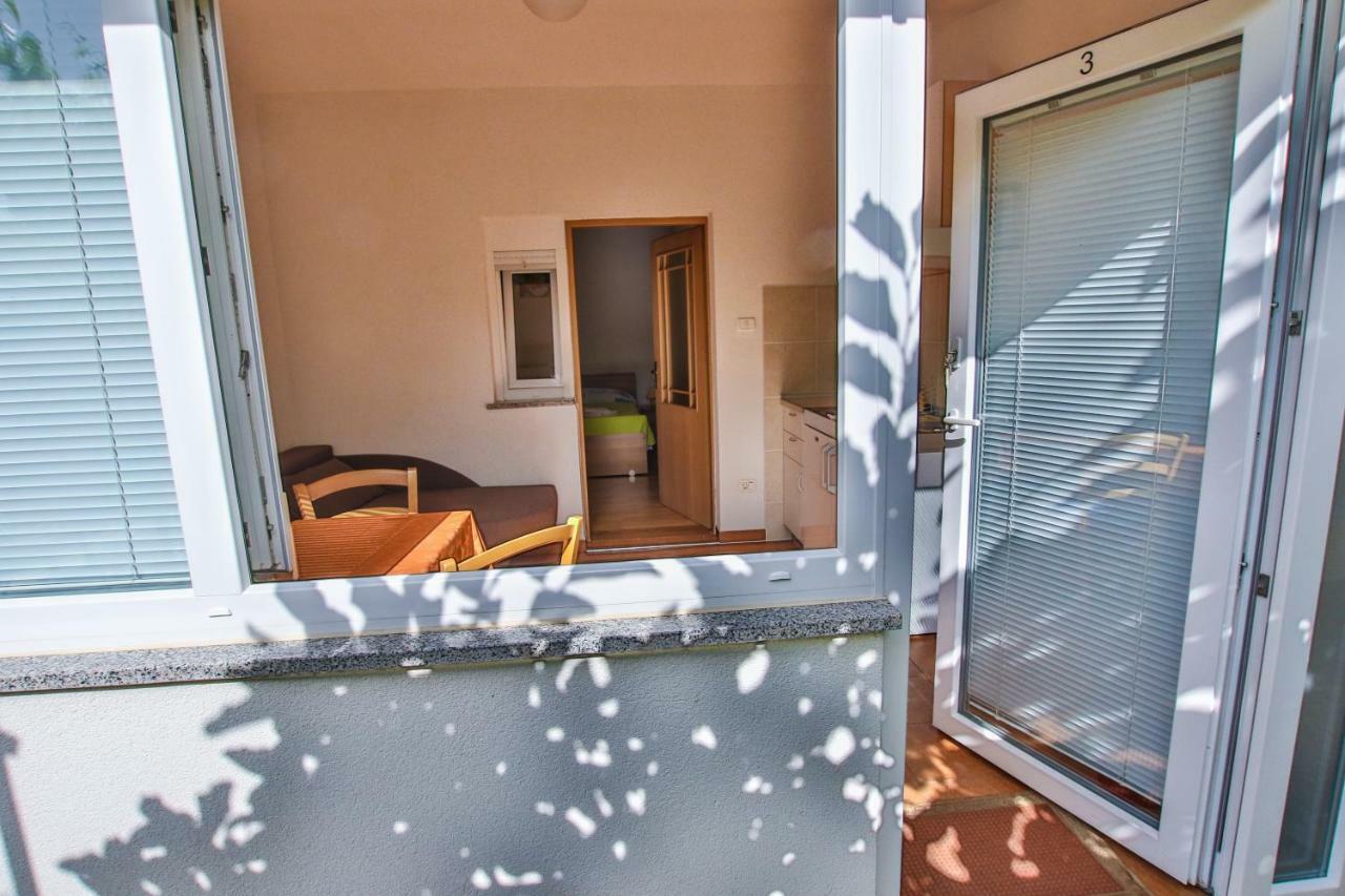 Apartments Vuceric Peroj Εξωτερικό φωτογραφία