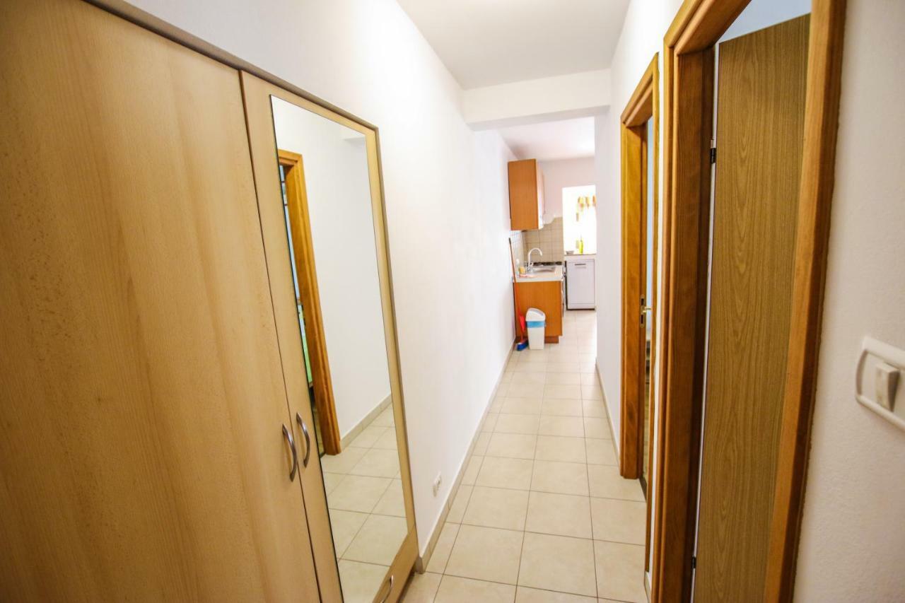 Apartments Vuceric Peroj Εξωτερικό φωτογραφία