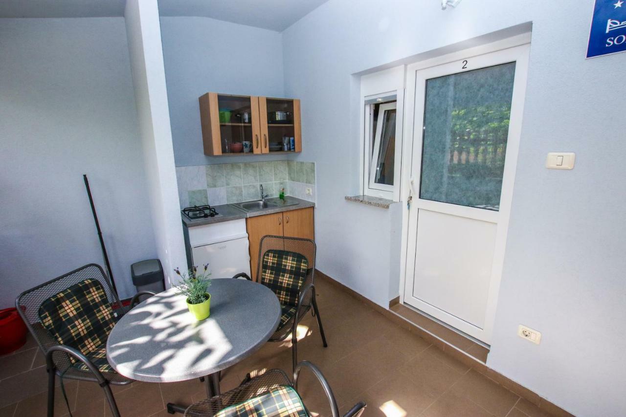 Apartments Vuceric Peroj Εξωτερικό φωτογραφία