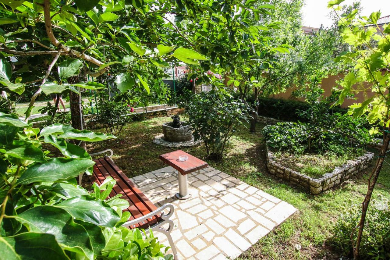 Apartments Vuceric Peroj Εξωτερικό φωτογραφία