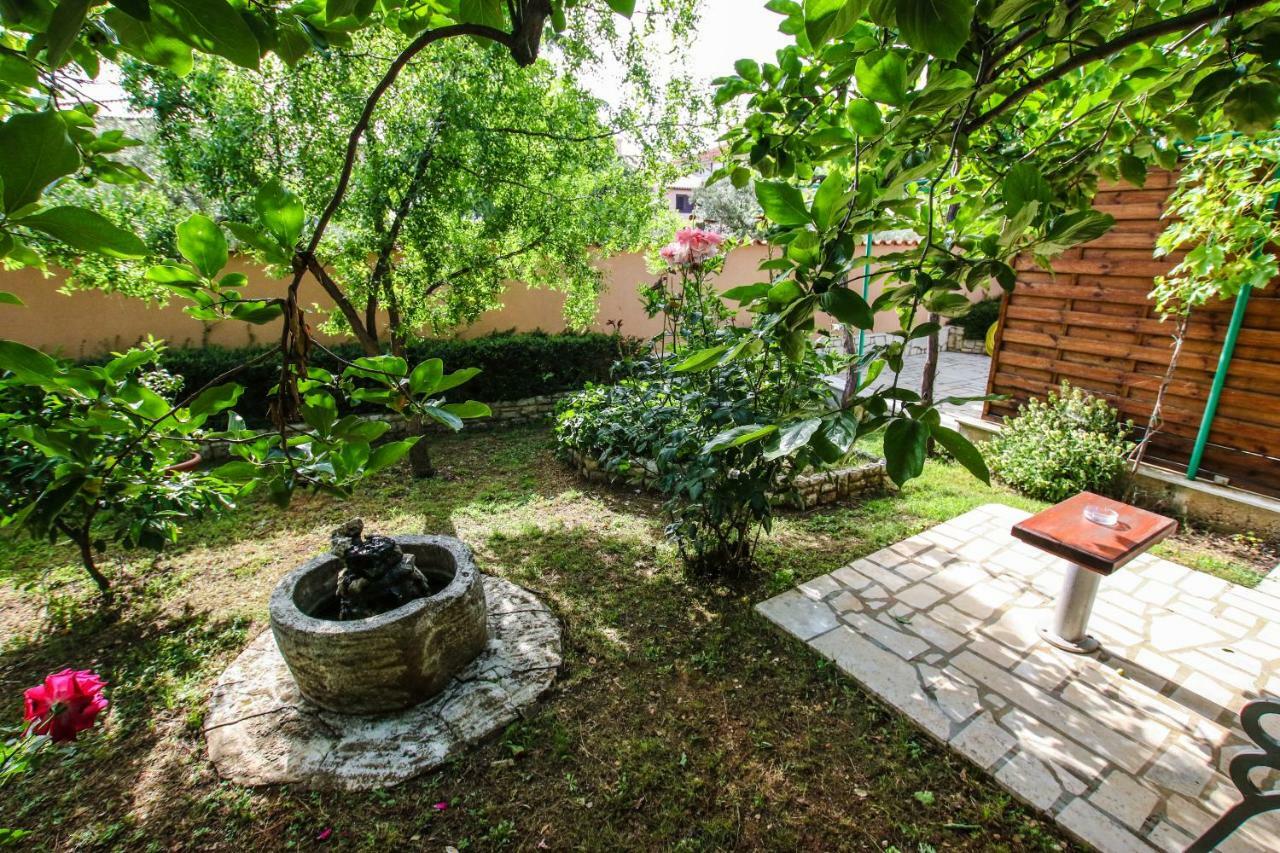 Apartments Vuceric Peroj Εξωτερικό φωτογραφία